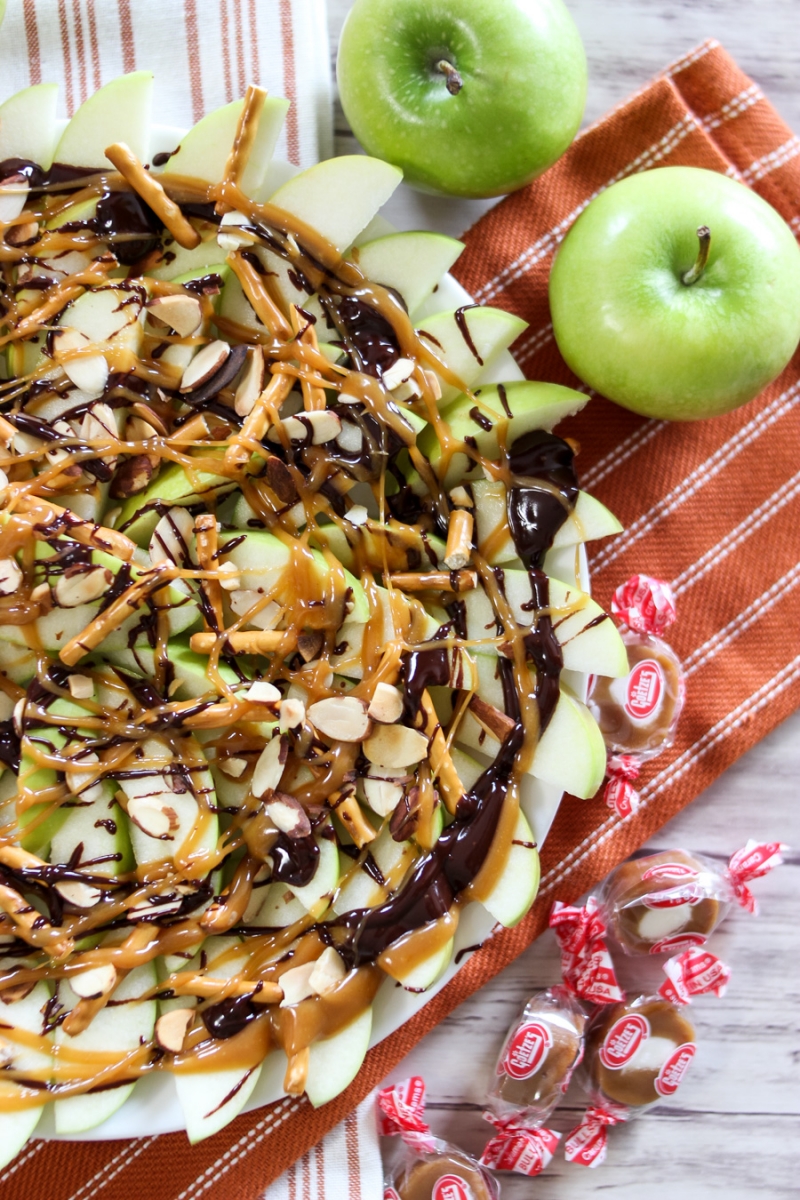 Loaded Caramel and Chocolate Apple Nachos - Mommy Gone Healthy | A ...